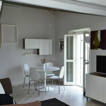 Appartamento Charme And View - Bymyhomeincomo
